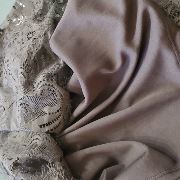 Lace top, gray size small, by Coco & Jaimeson. Y2K look. Lovely and NWT. - Picture 10 of 11